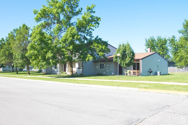 Photo - Diane Manor Apartments