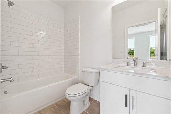 Photo - 504 Healy Dr