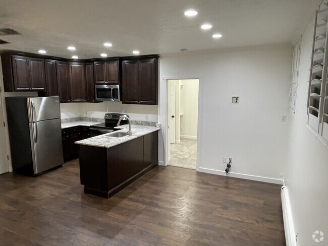 Building Photo - 125 E 1st Ave Unit 003 Rental