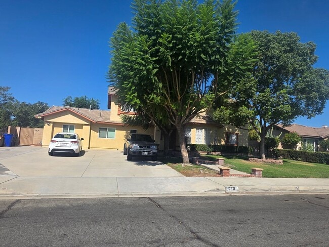 710 N Lamarr St Unit B