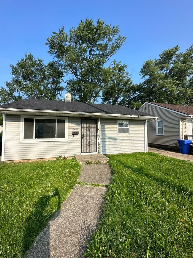 West Side Single-Family 2-Bed - AVAILABLE ... - West Side Single-Family 2-Bed - AVAILABLE ... House
