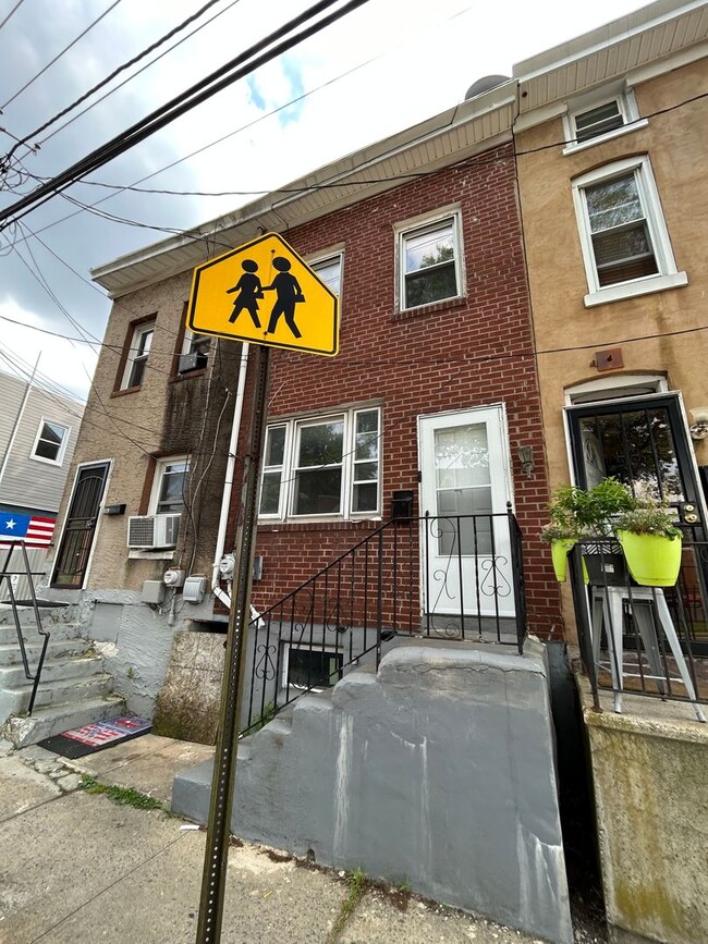 Photo - 821 Southard St