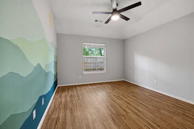 Photo - 909 Katie Ln