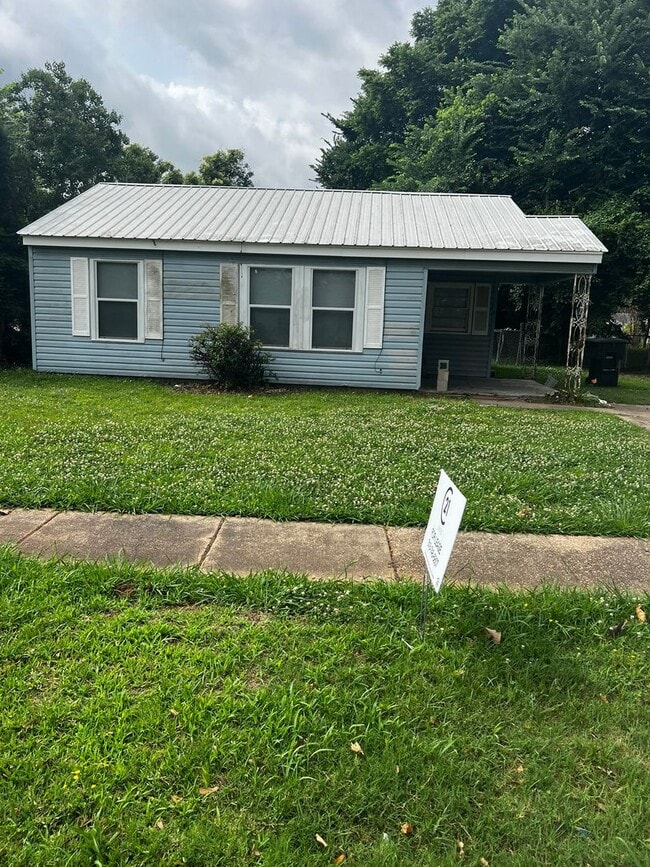 Photo - 2662 Olive St