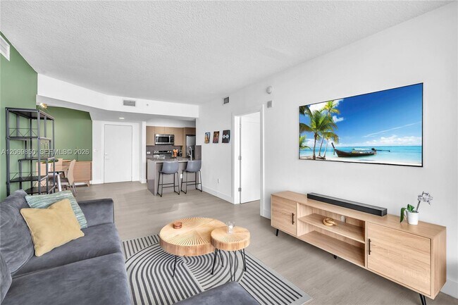 18800 NE 29th Ave Unit 517 (Fully Renovated)