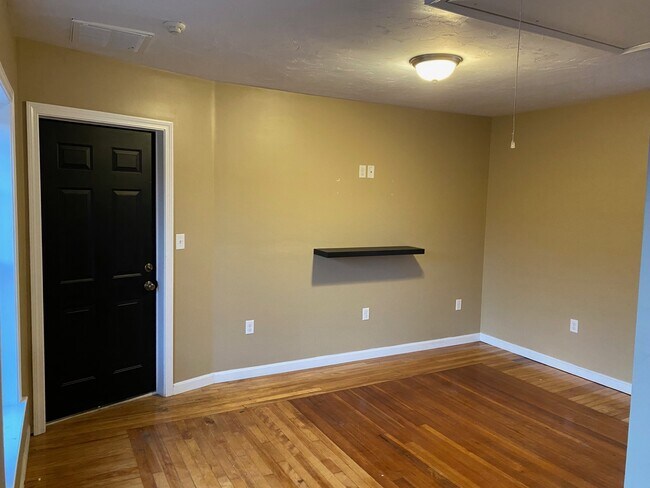 Photo - 17 Whitman Ave