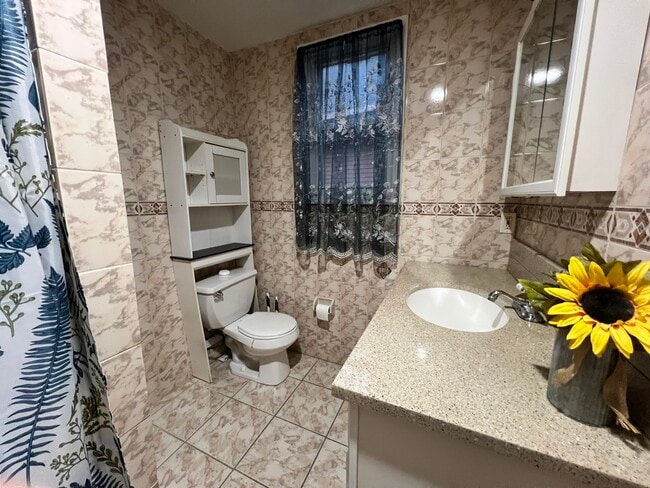 Photo - 128 Elwood Ave Unit 2