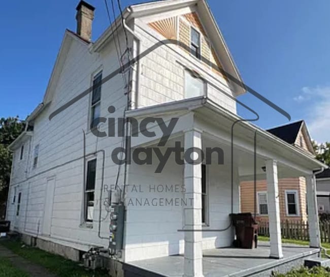 Photo - 110 N River St