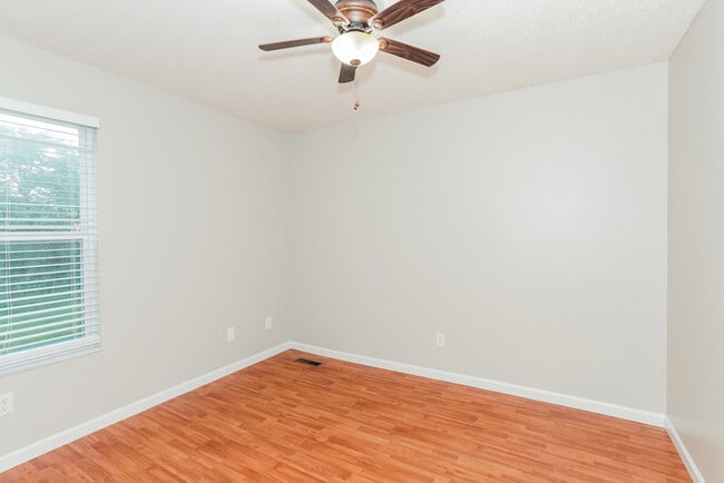 Photo - 382 Gatewood Ct