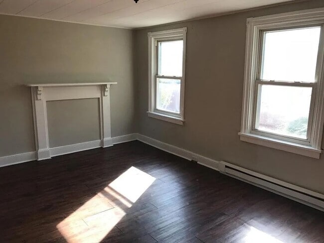 Photo - Dickinson Students & Staff - 3 bedroom!