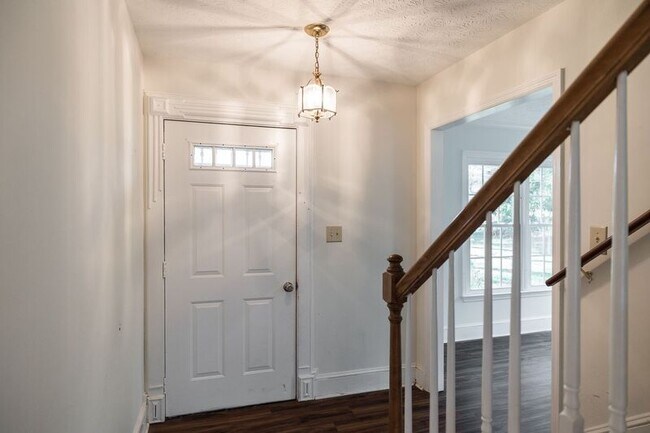 Photo - 110 Breckenridge Ln