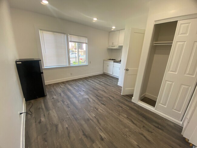 Lake Valley Apartments