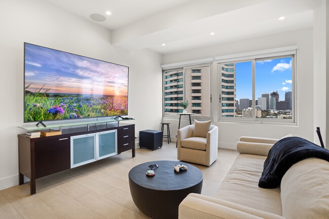 Building Photo - 10501 Wilshire Blvd Unit #1605