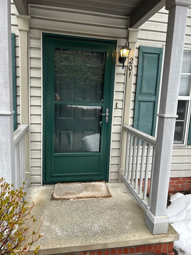 Building Photo - Delightful Town House Three-bedroom, Two-bathroom with a Large Bonus Room in East Stroudsburg