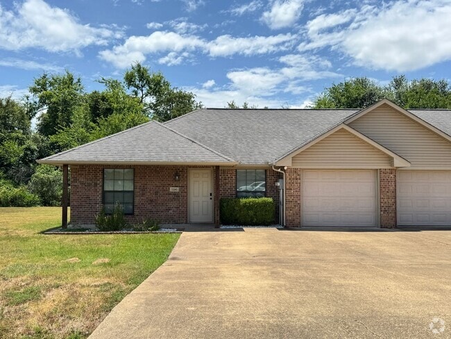 Building Photo - 13343-13343 Country Meadow Ln Unit 13343 Rental