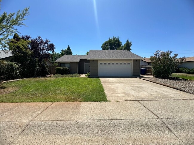 Building Photo - REMODELED 3 BEDROOM 2 BATHROOM HOME IN THE...