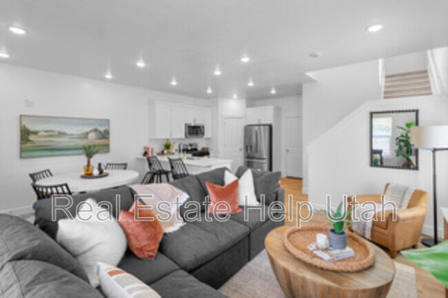 Photo - 281 W 1150 N