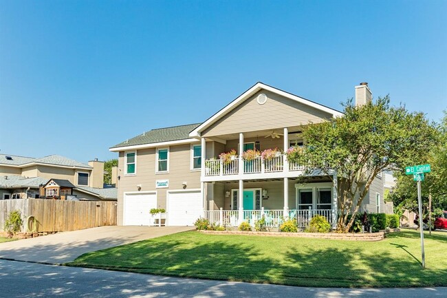 Building Photo - 12722 El Capitan Rental