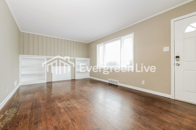 Photo - 5424 Monrovia St