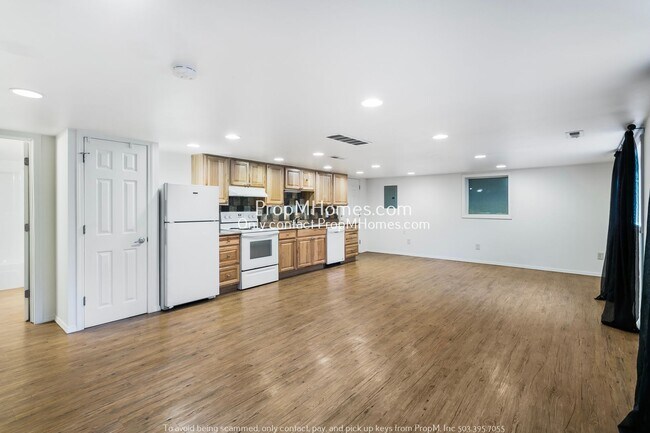 Photo - Unique 1-Bedroom with Bonus Studio – Flexi... Unit 5160 NE Columbia Boulevard - B and C