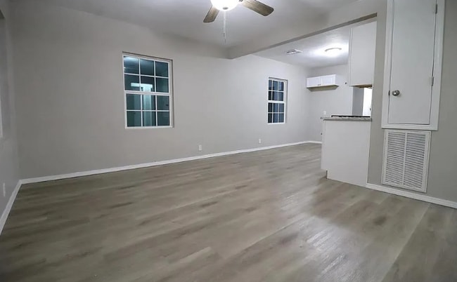 Photo - 5202 N Rockwell Ave