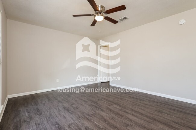 Photo - 1113 Rowell St