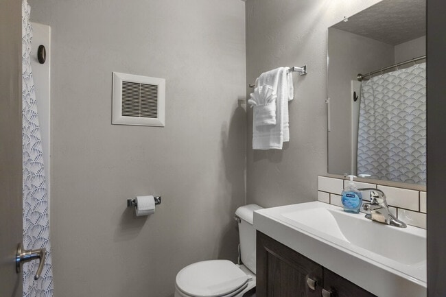Photo - 1800 E Northland Ave Unit SI ID1296543P