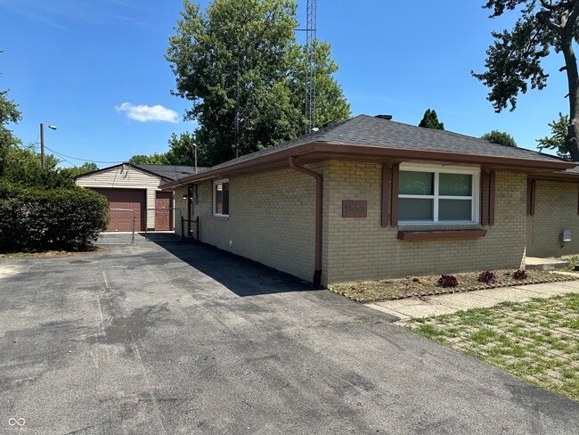 Photo - 1545 Temperance Ave