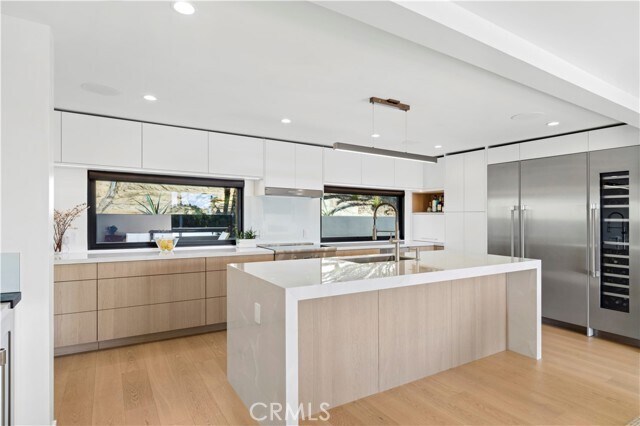 2880 Zell Dr