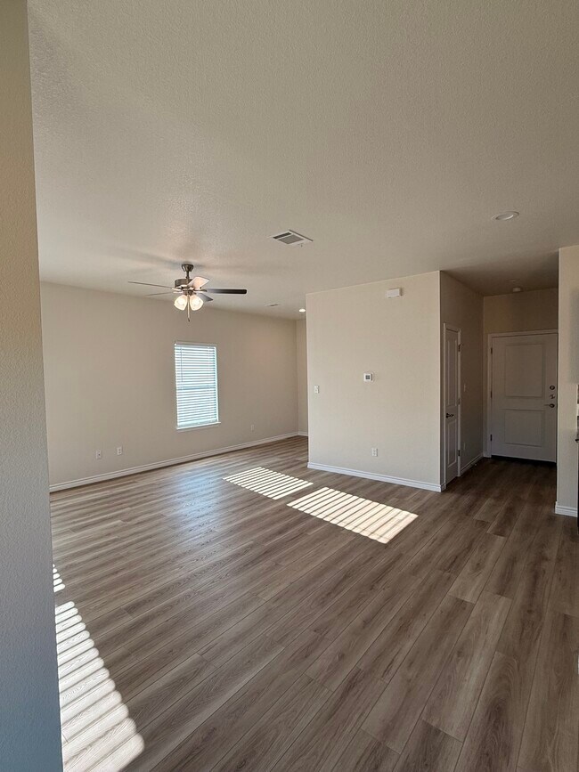 Photo - 510 War Admiral Dr