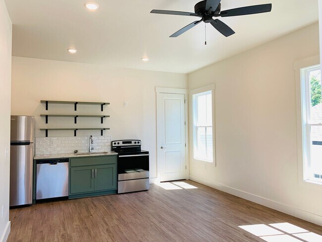 Photo - 713 Jefferson St Unit 713 Jefferson St  713B