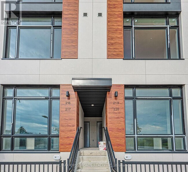 Photo - 8 Steckley House Ln