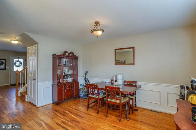 Photo - 102 Hopkins Ct