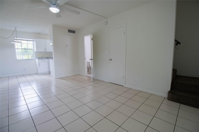 Photo - 1505 SW 2nd St Unidad 206