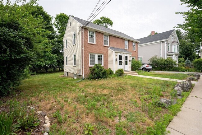 993 Massachusetts Ave