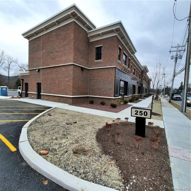 Building Photo - 250 NY-32 Unit 202