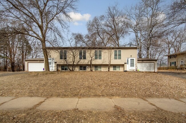 Photo - 3828 W 108th St