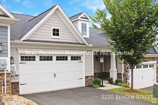 Building Photo - 3-bedroom villa with 1st floor primary Rental