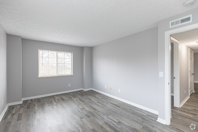 2BR, 1.5BA - 940SF