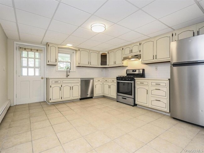 Building Photo - 39 Graywood Rd Unit 2 Rental