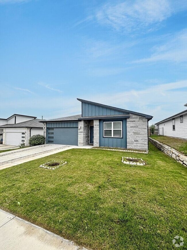 Building Photo - 14005 Lubeck Dr Rental