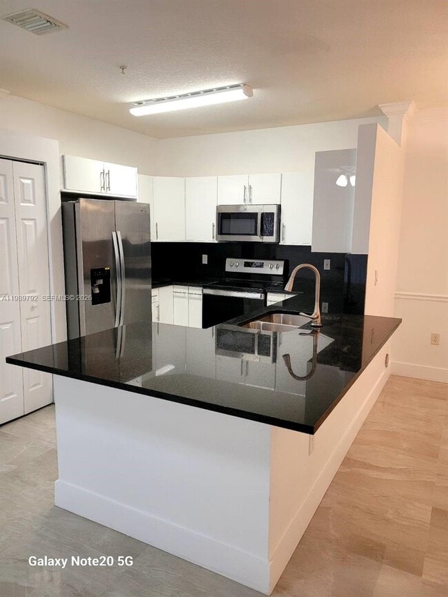 Building Photo - 4602 SW 160th Ave Unit 510