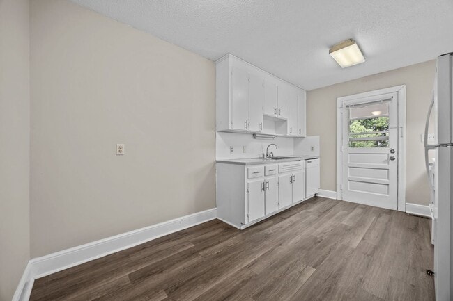 Photo - Cozy 2 Bed Duplex in the Heart of Lillington