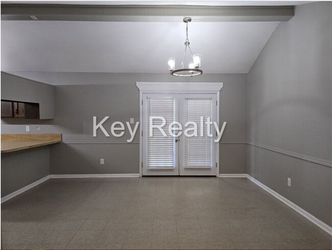 Photo - 2412 Greenway Dr