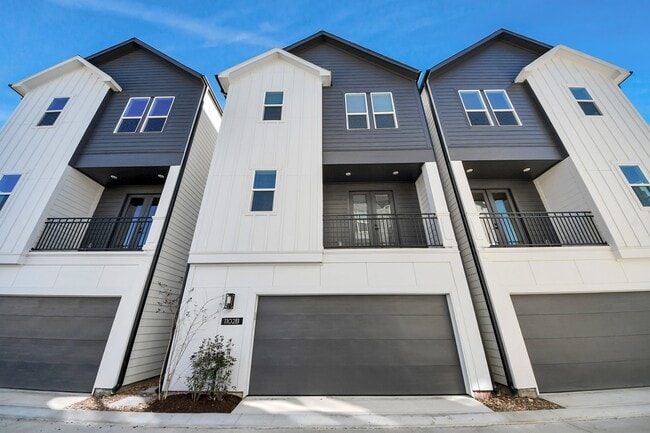 Photo - 1102 Mansfield St