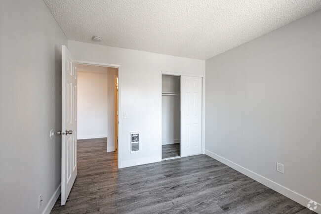 2BR, 2BA - 850SF - Secondary Bedroom
