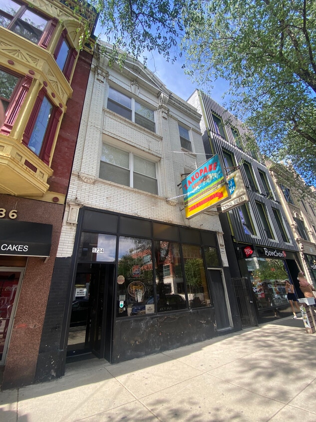 Photo - 1734 W Division St (Chicago, IL)