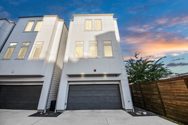 Photo - 1315 Nagle St