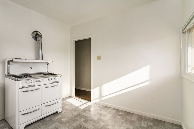 Photo - 2432 Webb Ave Unit 2432 Webb Ave #A - LU