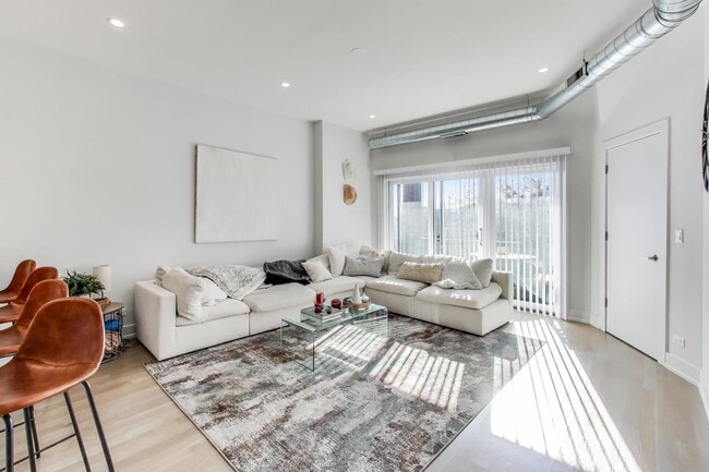 Photo - 1534 W Fullerton Ave Unidad 3